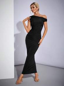 SHEIN Tall Vestido de fiesta largo para mujer de corte ajustado con cuello asimétrico descubierto en negro sólido y con detalle fruncido - Negro - Ver 4