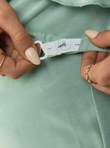 SHEIN 孕婦休閒圓領長袖T恤，帶有可調整彈性腰帶，2入組 - 綠色 - 查看 4