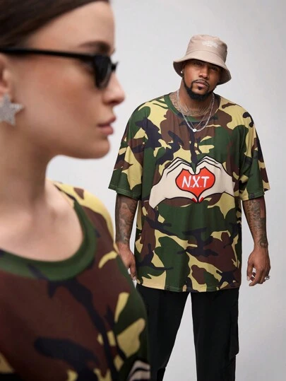 Manfinity VCAY Men's Plus Size Casual Camouflage Printed Heart & Hand Design Loose Fit Drop Shoulder Round Neck Short Sleeve T-Shirt, Suitable For Summer