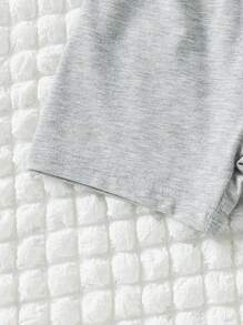 SHEIN 3入組寶寶男童休閒運動簡約基礎款可愛有趣印花標籤短褲,春夏戶外裝扮 - 彩色 - 查看 4