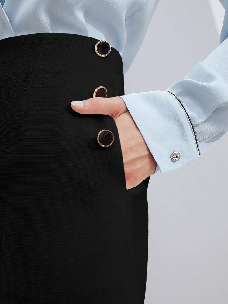 BUTTON DETAIL SLANT POCKET SHORTS