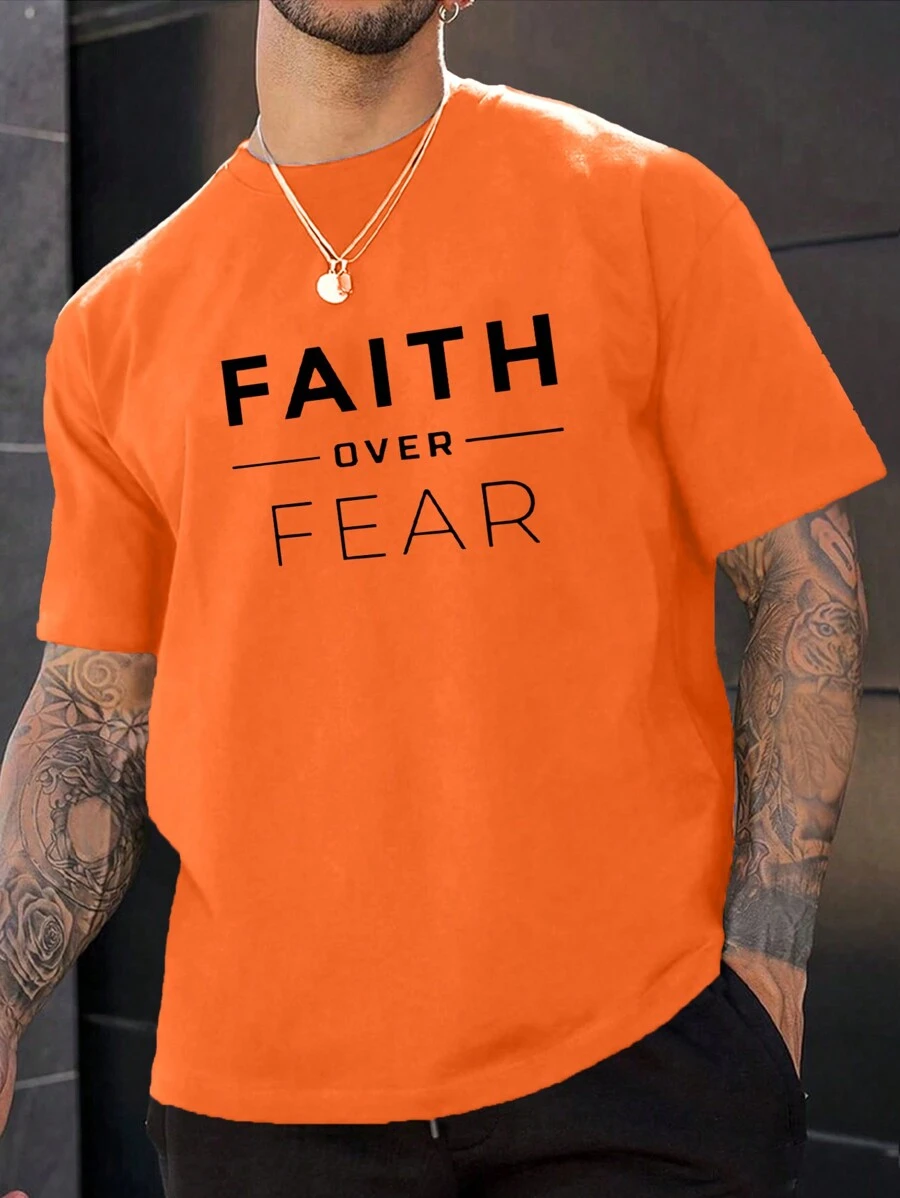 Manfinity Homme 男士加大码夏季常规信仰口号印花圆领短袖休闲 T 恤，适合外出