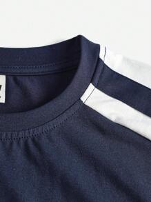SHEIN Camiseta de punto para niño preadolescente con cuello redondo en bloques de colores y mangas cortas con patrón impreso de letras - Multicolor - Ver 10