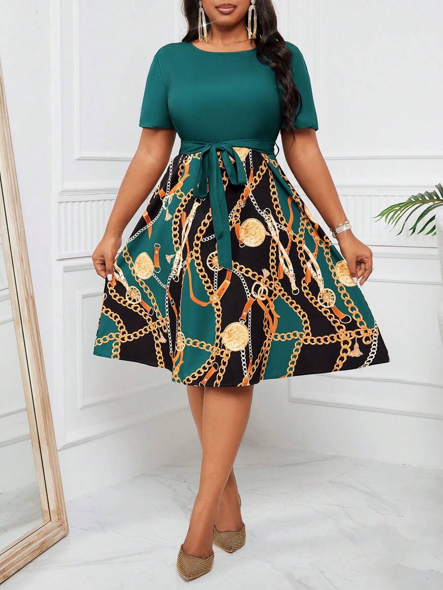 SHEIN Lady Plus Size Women's Elegant Commuter Green Chain Print Short Sleeve Dress With Cinched Waist, Mid-Length Four Seasons, For Summer - Multicolor - View 1