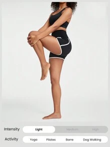 GLOWMODE 2,5" FeatherFit™ opvouwbare short met ultralage tailleband en contrasterende strepen Low Impact Yoga Daily