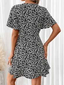 SHEIN Clasi Váy in hoa Ditsy tay áo hình bướm Ruffle Trim quấn nút thắt bên hông - Đen và trắng - Xem 2