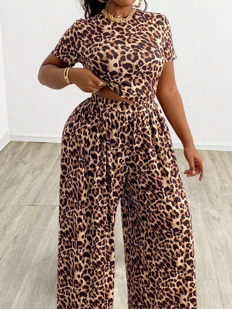 SHEIN SXY 大码女式豹纹短款 T 恤和阔腿裤 2 件套，适合所有季节、约会之夜、生日、单身派对装、休闲、购物、街头装、外出，易于搭配且看起来修身，凸显身材 - 彩色 - 查看 1