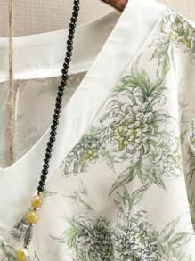 Mulvari Plus Tropical Print Petal Sleeve Blouse - Multicolor - View 4