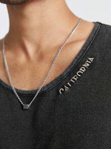 Manfinity RebelGame 男士宽松酸洗图案无袖圆领背心，适合夏季穿着 - 綠色 - 查看 2