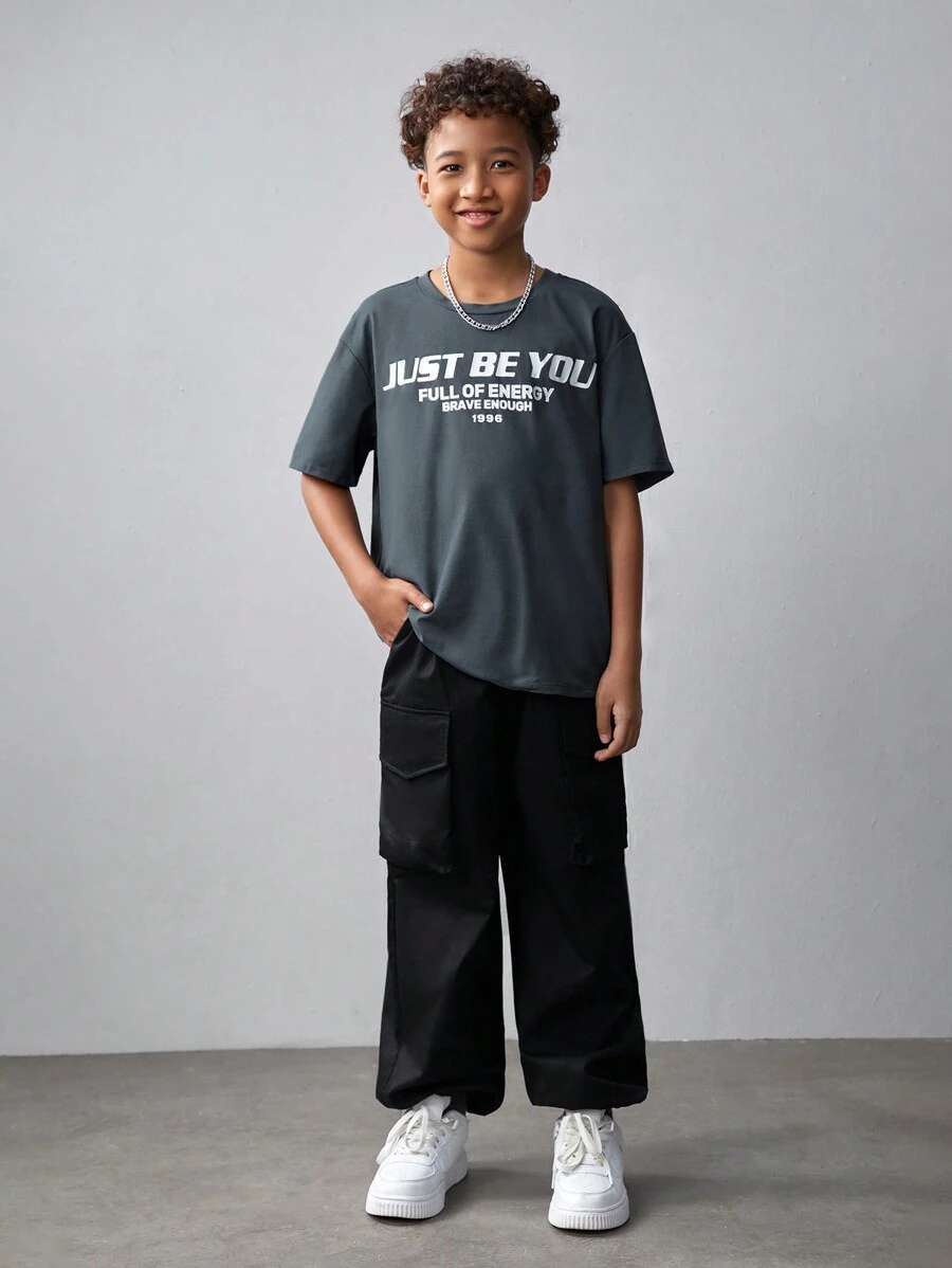 SHEIN Tween Boy's Letter Print Drop Shoulder Short Sleeve T-Shirt And Cargo Pants Set With Patch Pockets