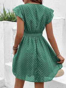 SHEIN Frenchy V領對比蕾絲蝴蝶袖連衣裙