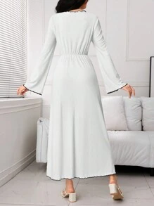 Seusyu 對比綁定蝴蝶結前襟萵苣邊波浪袖連衣裙 - 白色 - 查看 2