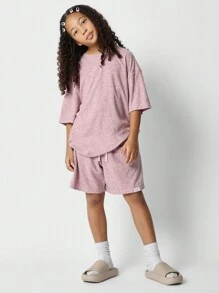SUMWON Bộ 2 món áo phông oversized fit và quần short hở đáy cho bé gái tuổi mới lớn - Bụi hồng - Xem 5