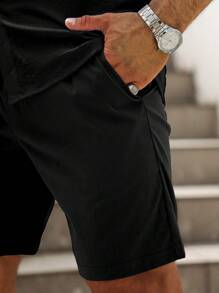 Manfinity Homme Camisa de manga corta con detalles de parche y shorts para hombre para el verano - Negro - Ver 3