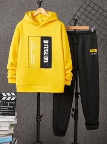 SHEIN 青少年男孩休闲舒适百搭印花连帽衫和运动裤两件套 - 黃色 - 查看 3
