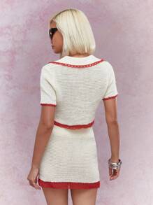 MISSGUIDED Conjunto de dos piezas de top corto de punto de crochet con bloque de color y minifalda, ropa de invierno navideña - Rojo y blanco - Ver 2