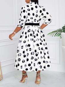 SHEIN Lady Vestido de poá preto e branco impresso, roupas de mulher plus size para o outono, roupas de professora, vestido branco de professora, vestido de professora preto e branco, vestidos de outono brancos, saias brancas, vestidos de mulher brancos, para todas as estações - Preto e Branco - Visão 2