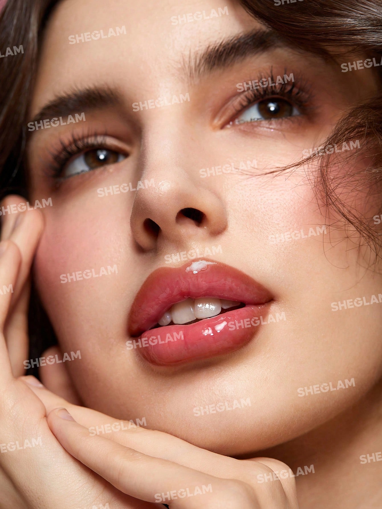 SHEGLAM قلم تحديد الشفاه واللمعان ليب رولز من بلاي...