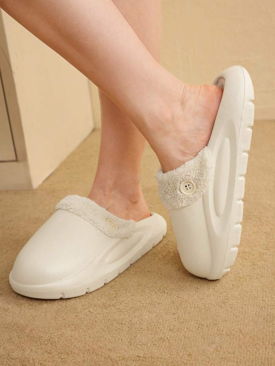 Ladies' Fashionable & Comfortable Soft-Sole Indoor Beige Furry Slippers For Summer Vacation Shoes Summer New Year Holiday For Casual Beach Style