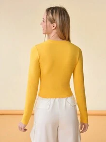 Gudetama X SHEIN 黃色緊身圓領長袖T恤，印有字母圖案，休閒風格 - 黃色 - 查看 2