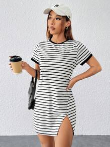 SHEIN PETITE 條紋和花卉印花拼接邊緣T恤連衣裙 - 白色 - 查看 6