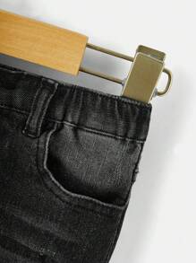 SHEIN Young Boy 2pcs/Set Loose Denim Jacket And Jeans Outfits