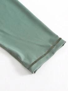 Manfinity KASUA Men Zip Up Raglan Sleeve Rashguard Swimsuit - Army Green - View 3