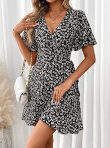 SHEIN Clasi Váy in hoa Ditsy tay áo hình bướm Ruffle Trim quấn nút thắt bên hông - Đen và trắng - Xem 4