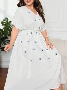 Mulvari Plus Size Women's Embroidery Decorated Short Sleeve Dress - White - View 3