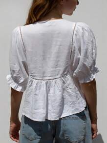 SHEIN BAE 綁帶前褶皺泡泡袖荷葉腰襯衫 - 白色 - 查看 2