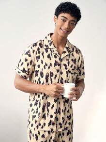 Men Allover Print Short Sleeve Shirt & Pants PJ Set / Pajama Set - Brown - View 5