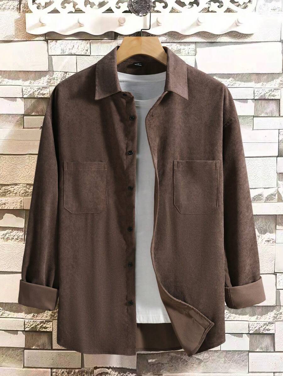 Manfinity Homme 寬鬆式男士鈕扣前衬衫，附雙口袋（不含T恤） - 咖啡棕 - 查看 1