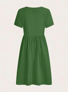 Balvessa Solid Color Short Sleeve Round Neckline Dress With Pleats And Double Side Pockets - Green - View 2
