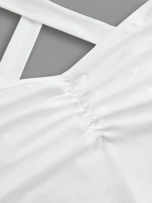 SHEIN Privé Vestido Branco Plus Size com decote halter simples, elegante e romântico para férias na praia de verão, com peito e cintura franzidos e em estilo A, adequado para encontros, festas, piqueniques e acampamentos, casamentos/ noivados, concertos/festivais rave, formatura. - Branco - Visão 4