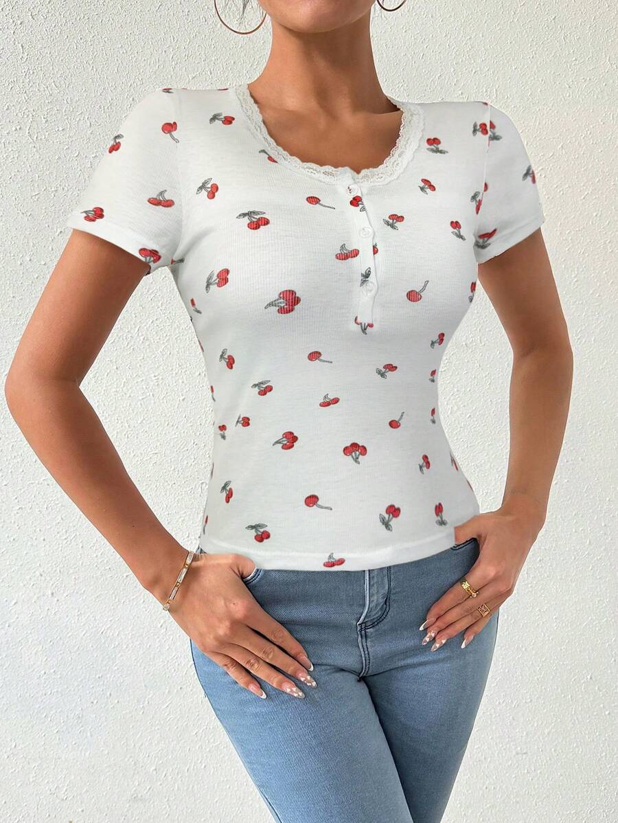 SHEIN Unity 夏季休閒櫻桃圖案蕾絲邊短袖T恤