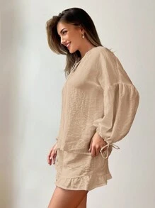 SHEIN Essnce 女士休閒度假系帶收口燈籠袖、荷葉邊、系帶V領恤衫和短褲套裝，透氣吸汗 - 卡其色 - 查看 5