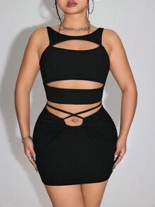 SHEIN ICON Conjunto de talla grande de 2 piezas: Top largo sin mangas y con detalles de tiras huecas, y falda de diseño elegante con lazo.