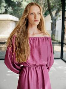 MOTF PREMIUM Vestido con hombros descubiertos y abertura lateral