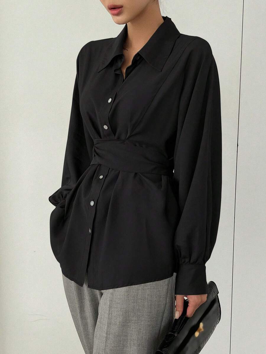 DAZY Áo sơ mi nữ tay dài màu trơn, thắt eo, cài nút đơn giản, trang phục công sở cho mùa thu, quần áo nữ mùa thu - màu đen - Xem 1