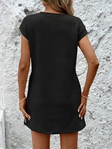 SHEIN LUNE 夏季圓領下肩袖紋理提花布休閒度假連衣裙，附帶口袋 - 黑色 - 查看 2