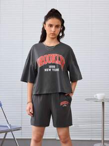 SHEIN Teenage Girl's Casual Loose Fit College-Style Black & Grey Knitted English Print T-Shirt With Waistband Labelled Shorts, 2pcs/Set - Dark Grey - View 9