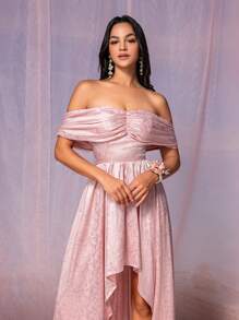 SHEIN Belle Vải satin jacquard màu hồng lãng mạn và thanh lịch, hở vai, ngực nhún, tay áo nhún hình bướm, viền bất đối xứng phía trước ngắn và phía sau dài, thích hợp cho sự kiện đám cưới, váy phù dâu trang trọng - Hồng - Xem 1