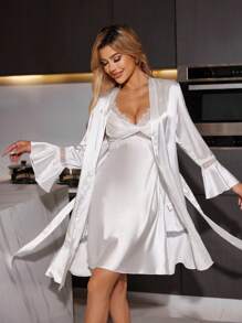 Conjunto de pijama con vestido de dormir de encaje y seda en torsión y bata color blanco - Blanco - Ver 1