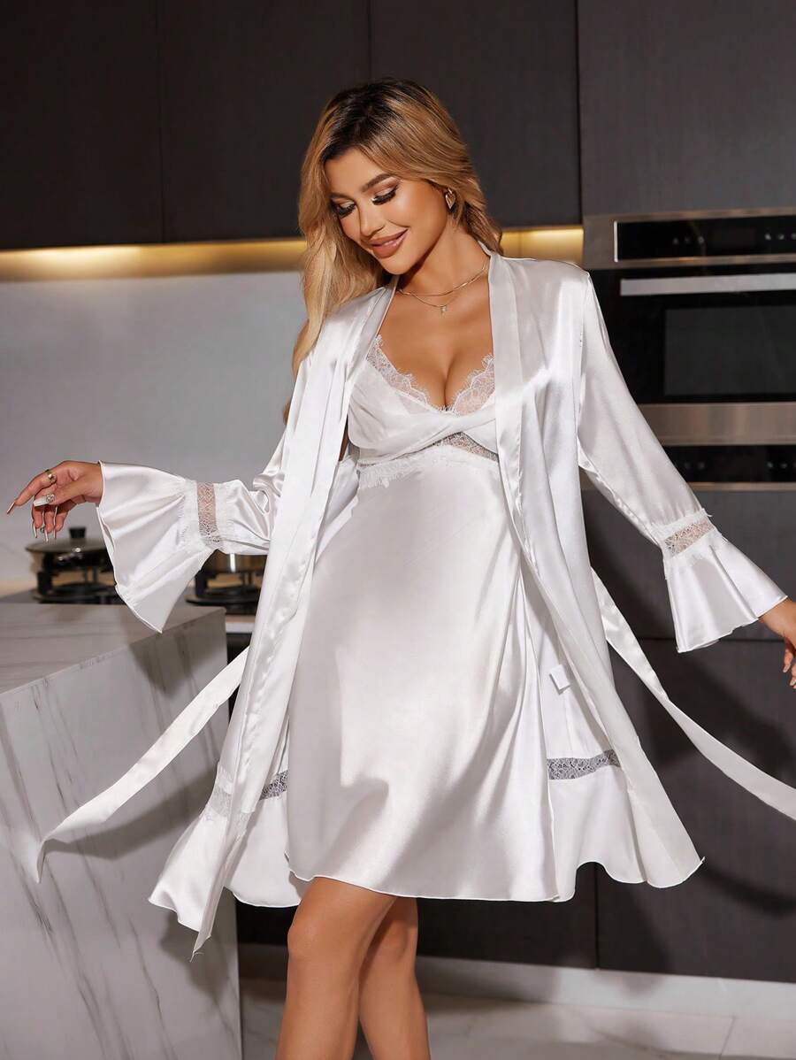 Conjunto de pijama con vestido de dormir de encaje y seda en torsión y bata color blanco - Blanco - Ver 1