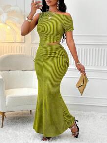 AIJ Elegant One-Shoulder Ruched Top And Mermaid Skirt Set - Green - View 3