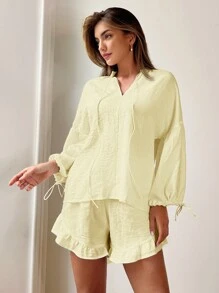 SHEIN Essnce 女士休闲抽绳透气灯笼袖荷叶边 V 领衬衫和短裤两件套度假装 - 杏色 - 查看 3