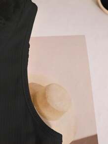 SHEIN Unity Áo thun nữ cổ tròn phối ren có tay loe hình sò thanh lịch - màu đen - Xem 3