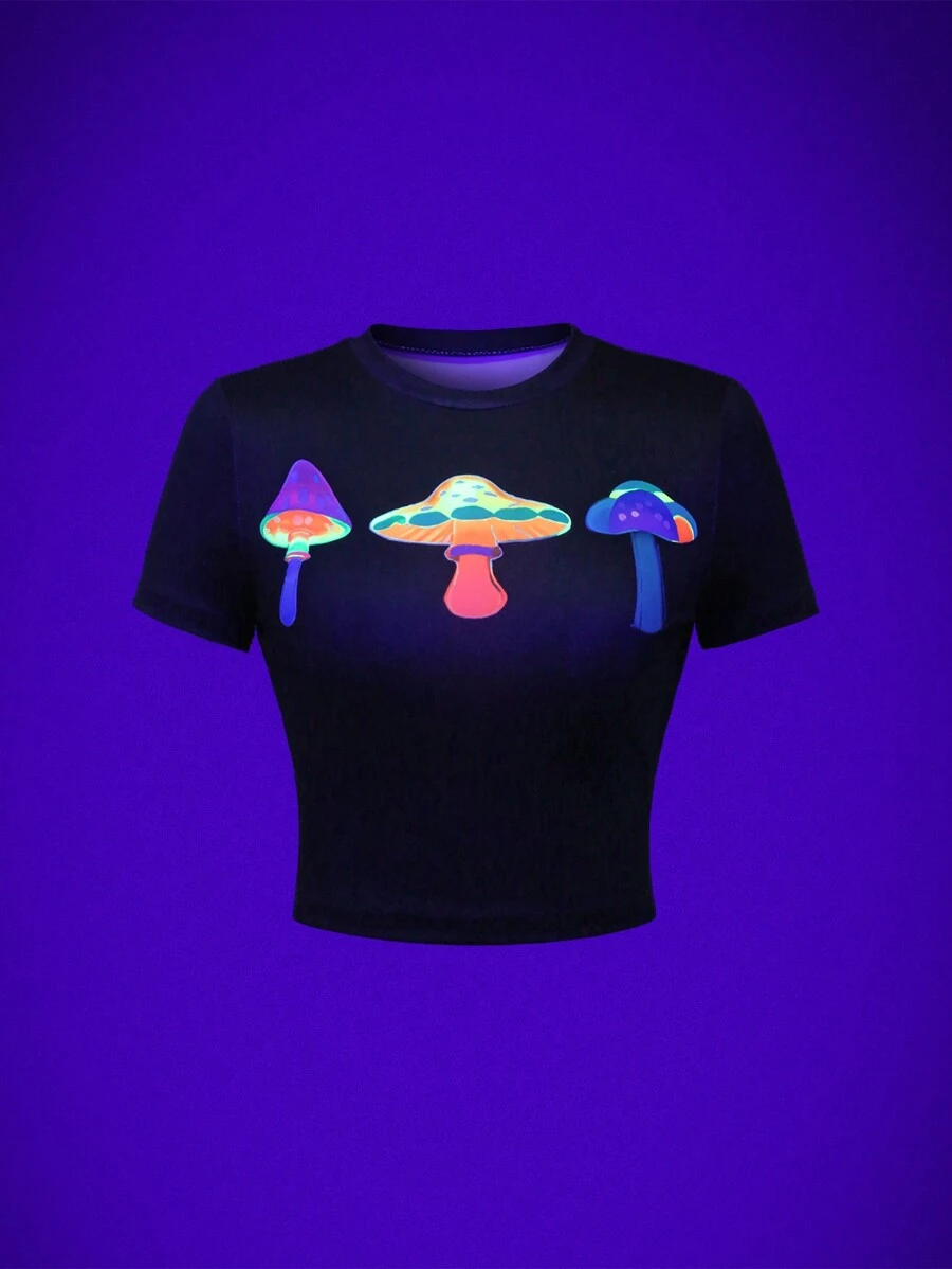SHEIN Unity 黑色螢光菇紋短袖T恤，緊身合身版型，圓領設計 - 黑色 - 查看 1