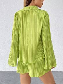 SHEIN PETITE 亮面牙籤摺長袖襯衫+短褲女裝兩件套 - 綠色 - 查看 3