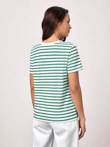 SHEIN BASICS 春夏款休閒條紋印花T恤 - 綠色 - 查看 2